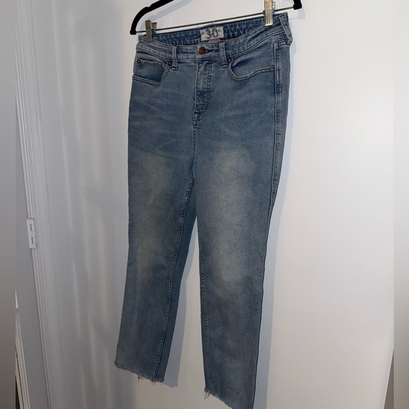 Free People CRVY Vintage Crop High-Rise Jeans, Raw Hem, sz 30 - Picture 6 of 14